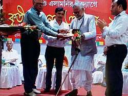 Facilitation to our ex-teachers and meritorious students of the school 2016 - photo 4