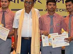 Facilitation to our ex-teachers and meritorious students of the school 2017 - photo 5